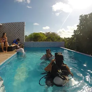 https://galinha-dangola.portodegalinhashotels.com